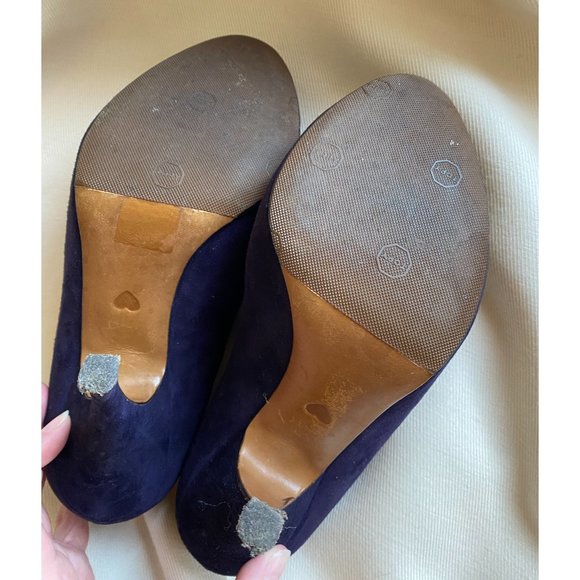 Moschino Cheap & Chic Purple Suede Peep Toe Spectators, size 38 (fits wide) - Picture 2 of 6